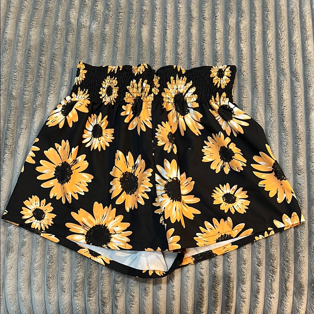 Sunflower Print High-Waisted Shorts